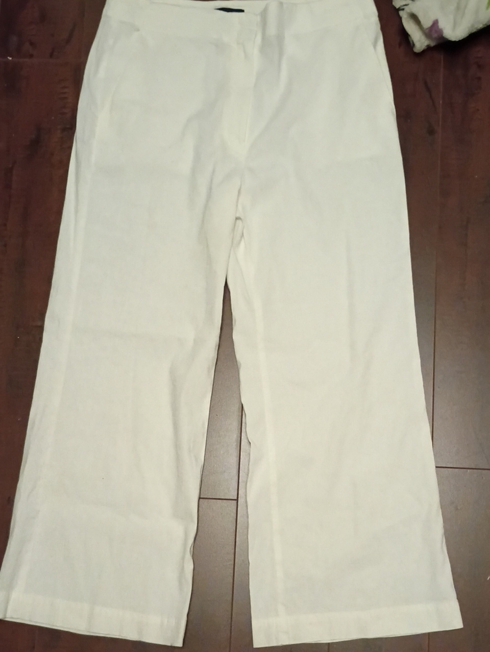 Woman's White Wide-Leg Cotton Blend Pants